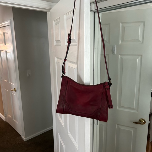 Frye Red distressed leather crossbody bag - Picture 6 of 6
